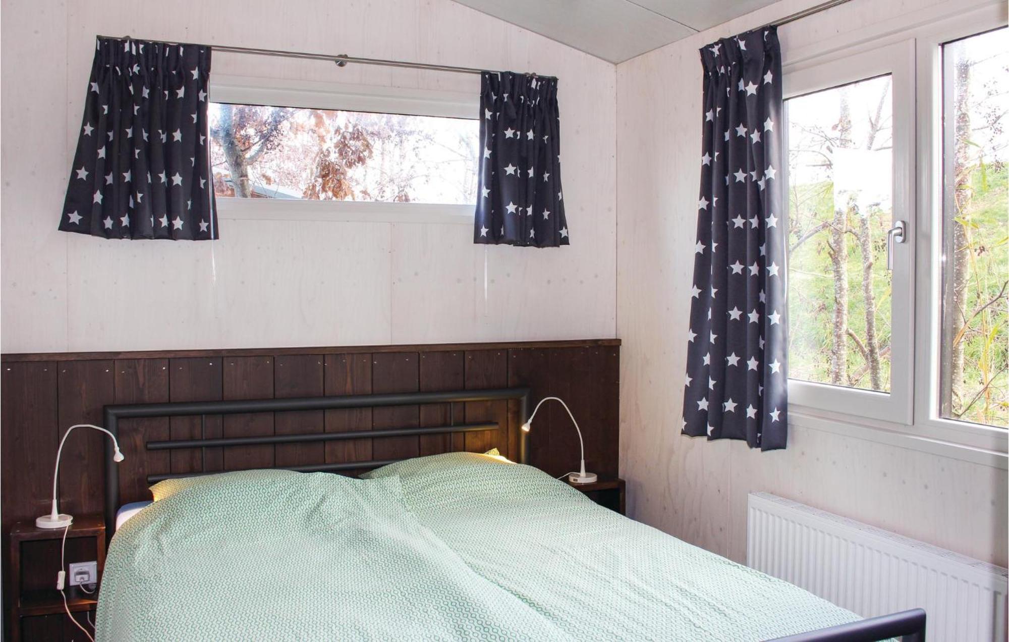 Beautiful Home In Sint-Annaland With Wifi Exterior foto